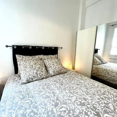 Apartman 2 Pieces De Style Art Deco En Centre