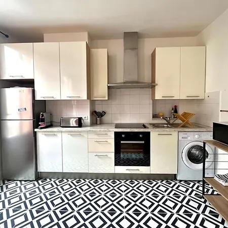 Apartman 2 Pieces De Style Art Deco En Centre Nizza